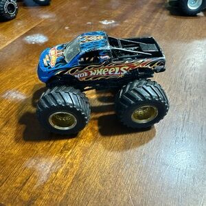 Hot Wheels Monster Jam Beat That 1:64